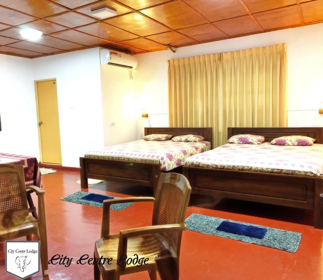 City Centre Lodge Ponnarankulama Extérieur photo